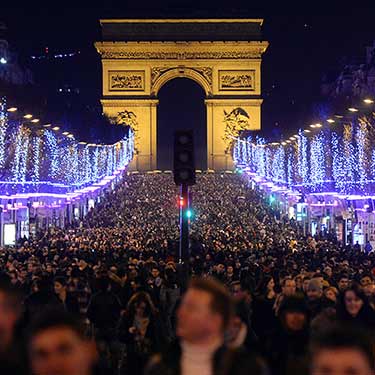 Les Champs-Élysées à Paris, France