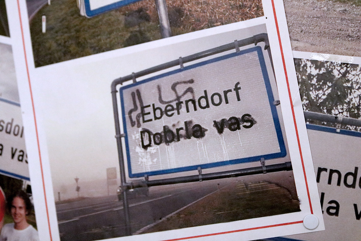Le Conseil des Slovènes de Klagenfurt répertorie les photos de panneaux bilingues vandalisés par des activistes nationalistes.